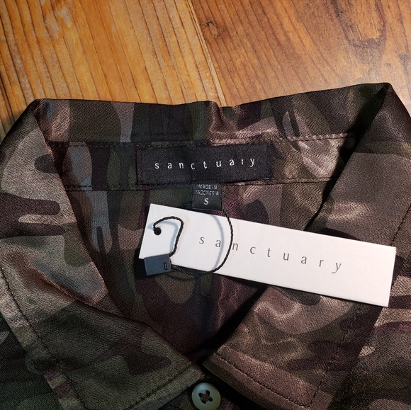 sanctuary shirt S camo silky button nwt classic cool. - Picture 2 of 7